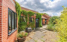 The Orangery - Bnb Suites